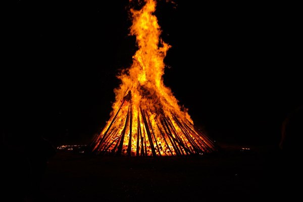 Sankt Hans at Maribo Sø with Bonfire, Bonfire Speech, Fire Regatta, Torch Parade, and Fireworks