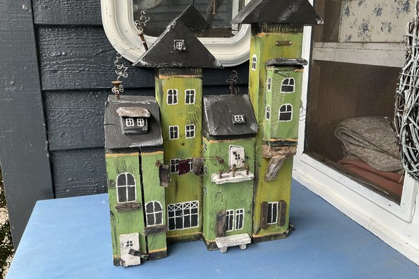 Troldehuse/vej-loppemarked i Guldborg.