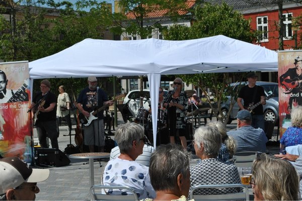 Musik ved hesten - Lørdagsunderholdning