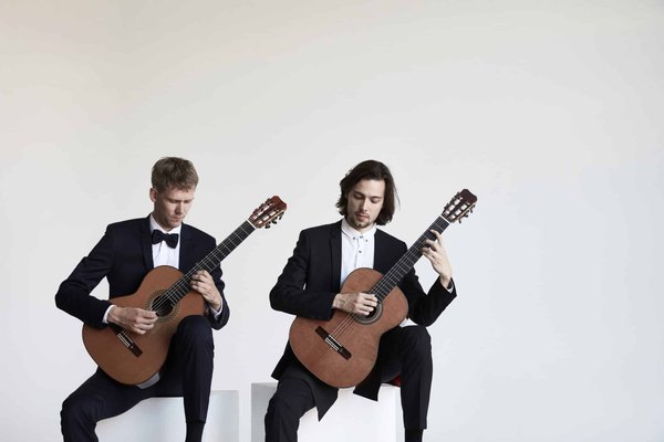 🎸🏝️ Aros Guitar Duo på ø-hop i Femø Kirke🎶